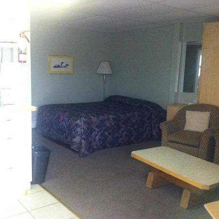 Raccoon Lodge Motel シルバン・レイク 部屋 写真
