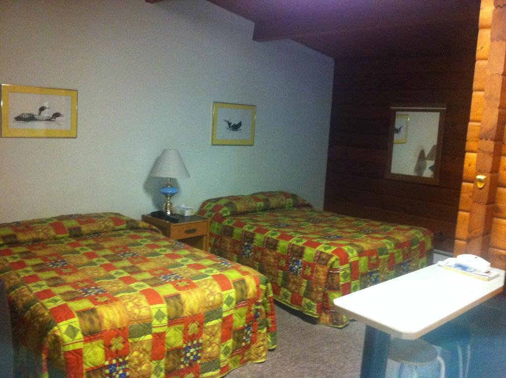 Raccoon Lodge Motel シルバン・レイク 部屋 写真