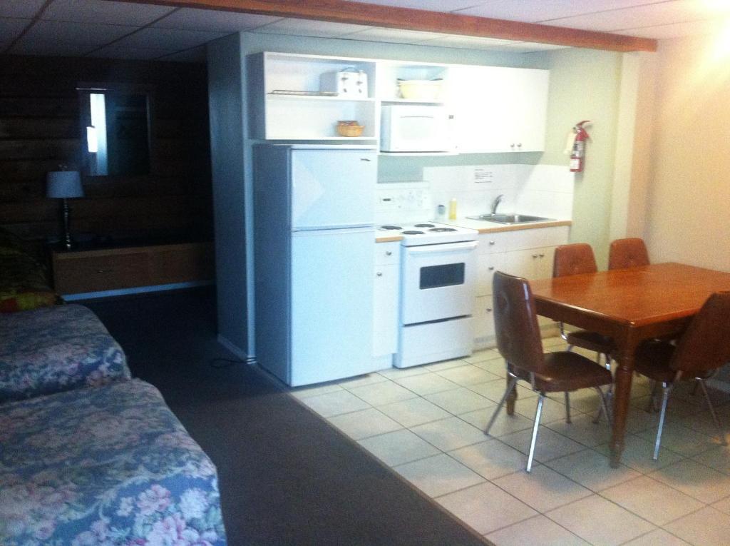 Raccoon Lodge Motel シルバン・レイク 部屋 写真