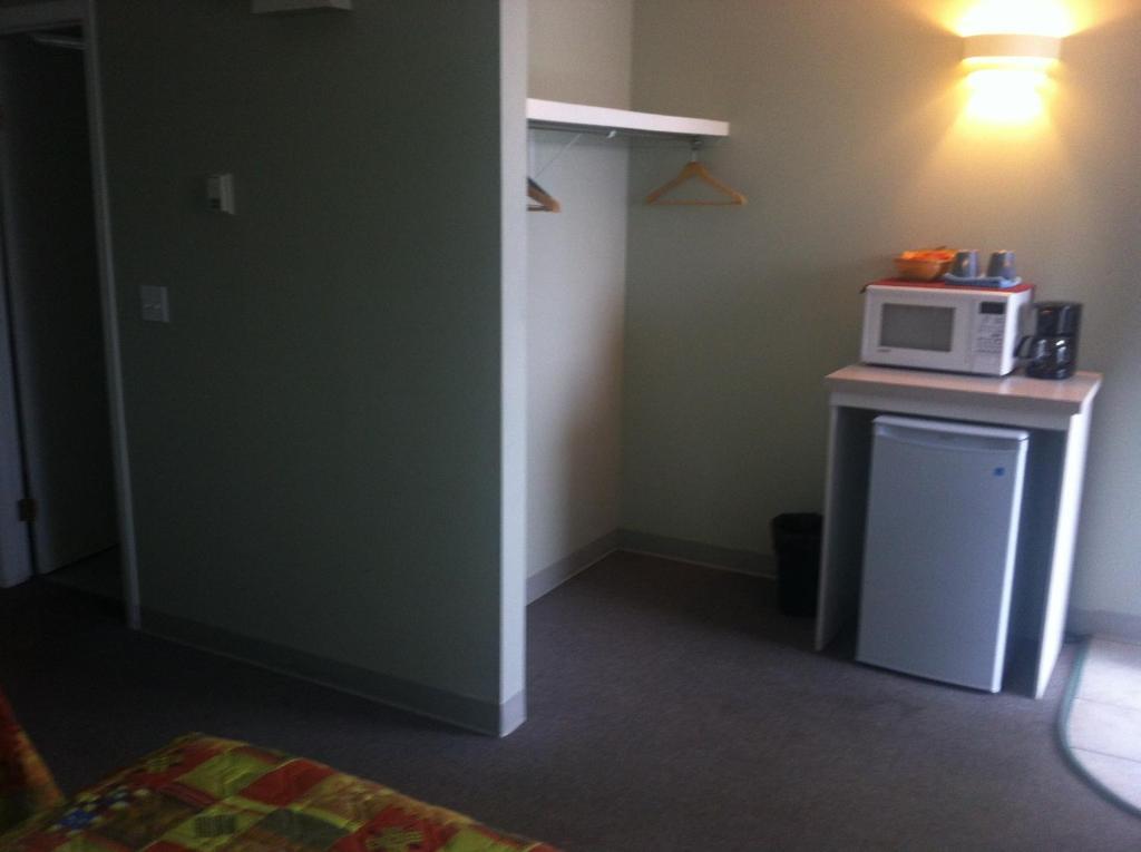 Raccoon Lodge Motel シルバン・レイク 部屋 写真